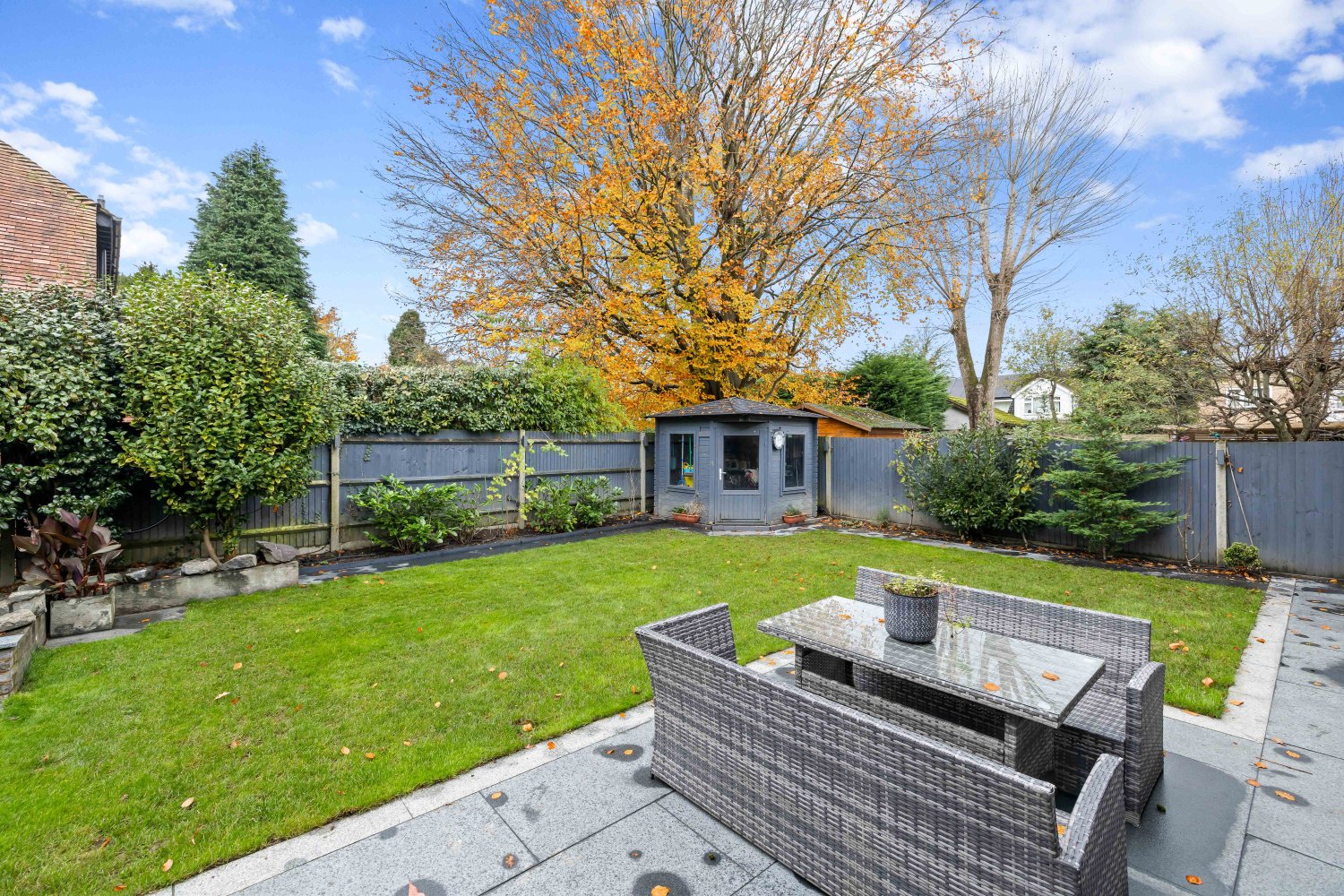 4 bedrooms House in Crawley, United Kingdom No. 1053