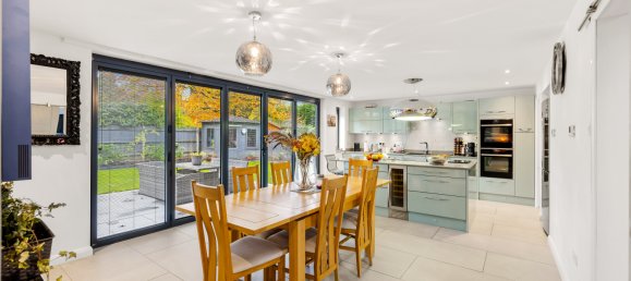 4 bedrooms House in Crawley, United Kingdom No. 1053 7