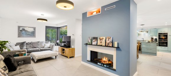 4 bedrooms House in Crawley, United Kingdom No. 1053 6