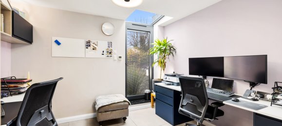 4 bedrooms House in Crawley, United Kingdom No. 1053 9