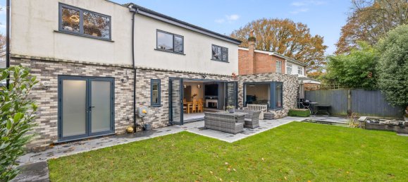 4 bedrooms House in Crawley, United Kingdom No. 1053 19