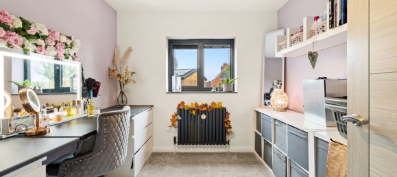 4 bedrooms House in Crawley, United Kingdom No. 1053 17