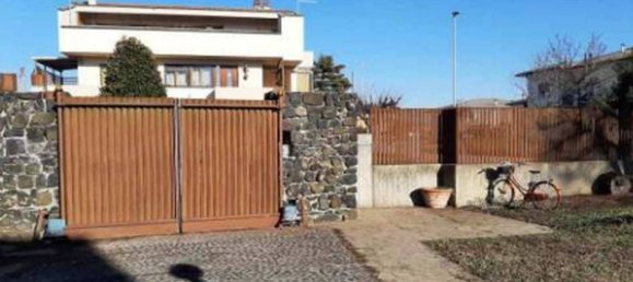 3 bedrooms Villa in San Bonifacio, Italy No. 320703 7