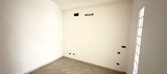 3 rooms Apartment in Anzio, Italy No. 204136 5