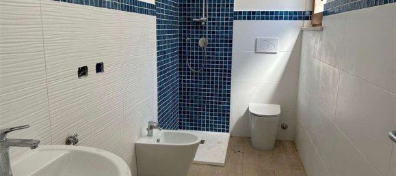 3 rooms Apartment in Anzio, Italy No. 204136 9