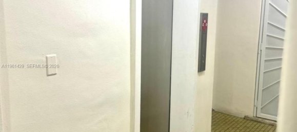 Коммерческая недвижимость с 2 спальнями в Майами, Майами-Дейд, Флорида, США № 614372 5