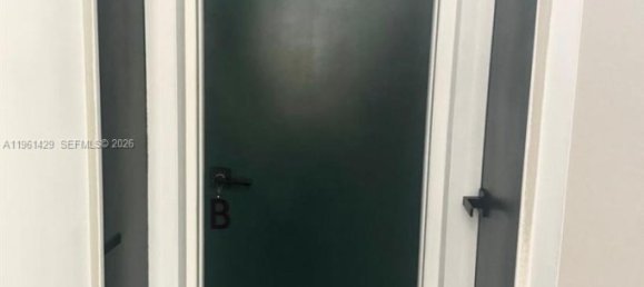 Коммерческая недвижимость с 2 спальнями в Майами, Майами-Дейд, Флорида, США № 614372 18