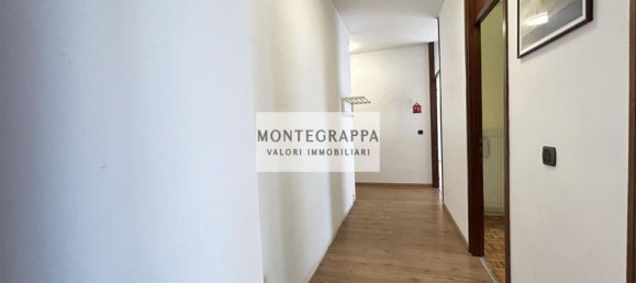 3 Schlafzimmer Wohnung in Caerano di San Marco, Italy, Nr. 355667 7