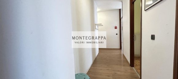 3 Schlafzimmer Wohnung in Caerano di San Marco, Italy, Nr. 355667 8