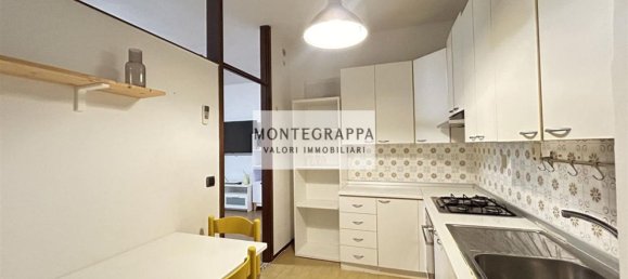 3 Schlafzimmer Wohnung in Caerano di San Marco, Italy, Nr. 355667 36