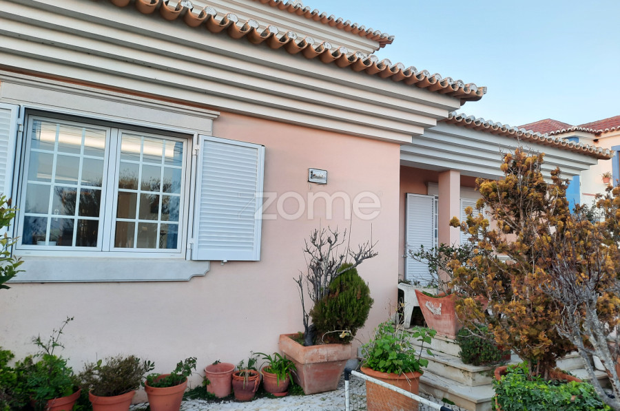 Casa de 3 dormitorios en Colares, Portugal No. 43053