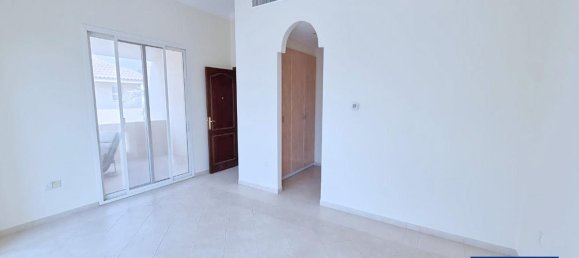 Villa T4 em Umm Suqeim, UAE N.º 561 8