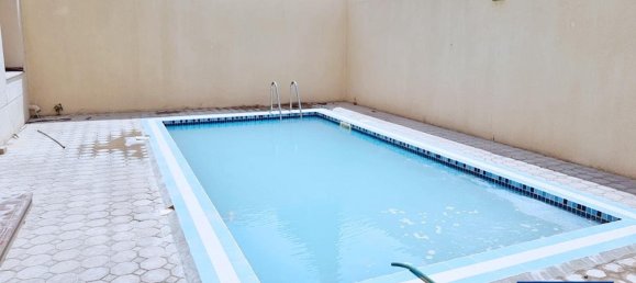 Villa T4 em Umm Suqeim, UAE N.º 561 14