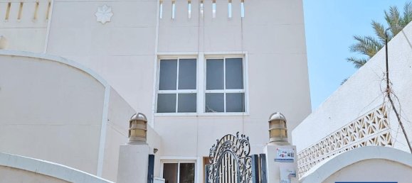Villa T4 em Umm Suqeim, UAE N.º 561 17