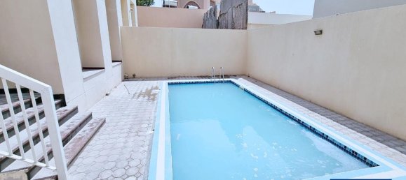Villa T4 em Umm Suqeim, UAE N.º 561 15