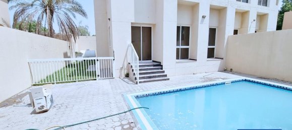 Villa T4 em Umm Suqeim, UAE N.º 561 18