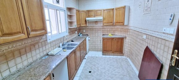 Villa T4 em Umm Suqeim, UAE N.º 561 5