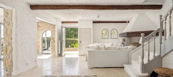 3 bedrooms Villa in Antibes, France No. 1949 7