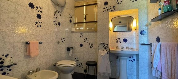 4 bedrooms House in Pico, Italy No. 57432 42