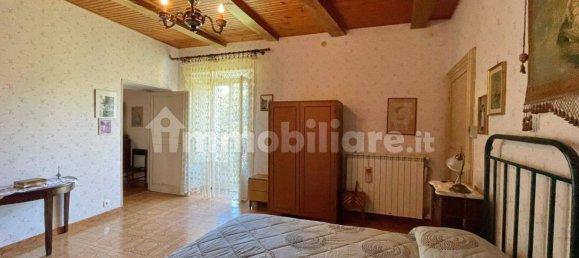 4 bedrooms House in Pico, Italy No. 57432 48