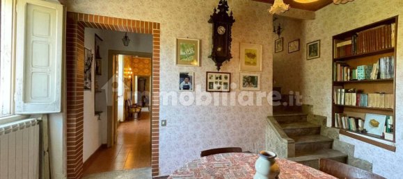 4 bedrooms House in Pico, Italy No. 57432 17