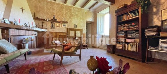 4 bedrooms House in Pico, Italy No. 57432 24