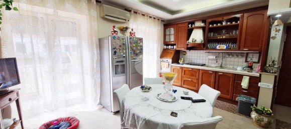 2 Schlafzimmer Wohnung in Naples, Italy, Nr. 8773 3