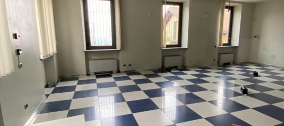 6 rooms Office in Comerio, Italy No. 138679 2