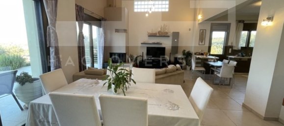 4 bedrooms Villa in Crete, Greece No. 8712 22