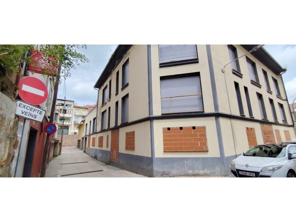  بناية في Girona, Spain 1893متر مربع رقم 203527