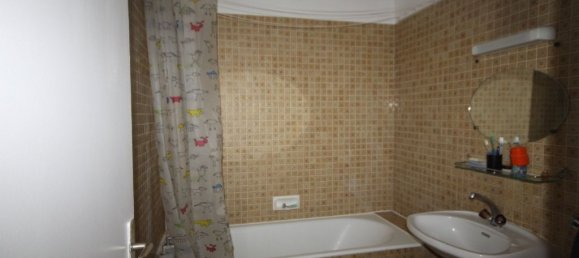 2 bedrooms Apartment in Courbevoie, France No. 187770 6