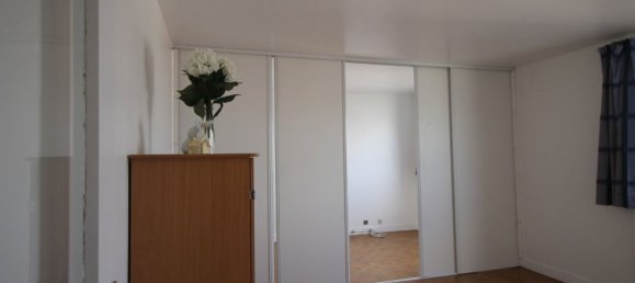 2 bedrooms Apartment in Courbevoie, France No. 187770 3
