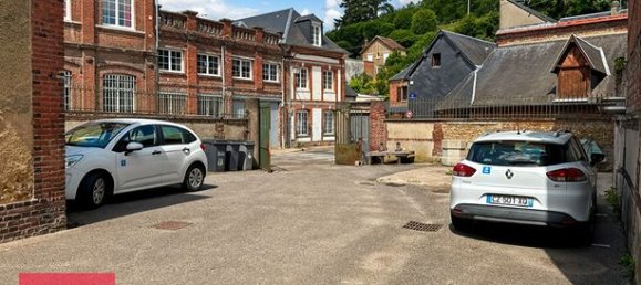 350m² Office in Bernay, France No. 301164 13