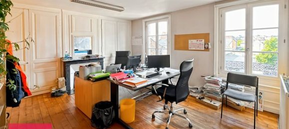 350m² Office in Bernay, France No. 301164 6