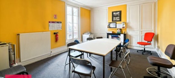 350m² Office in Bernay, France No. 301164 9