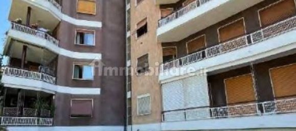 Apartamento de 2 dormitorios en Merate, Italy No. 5217 5