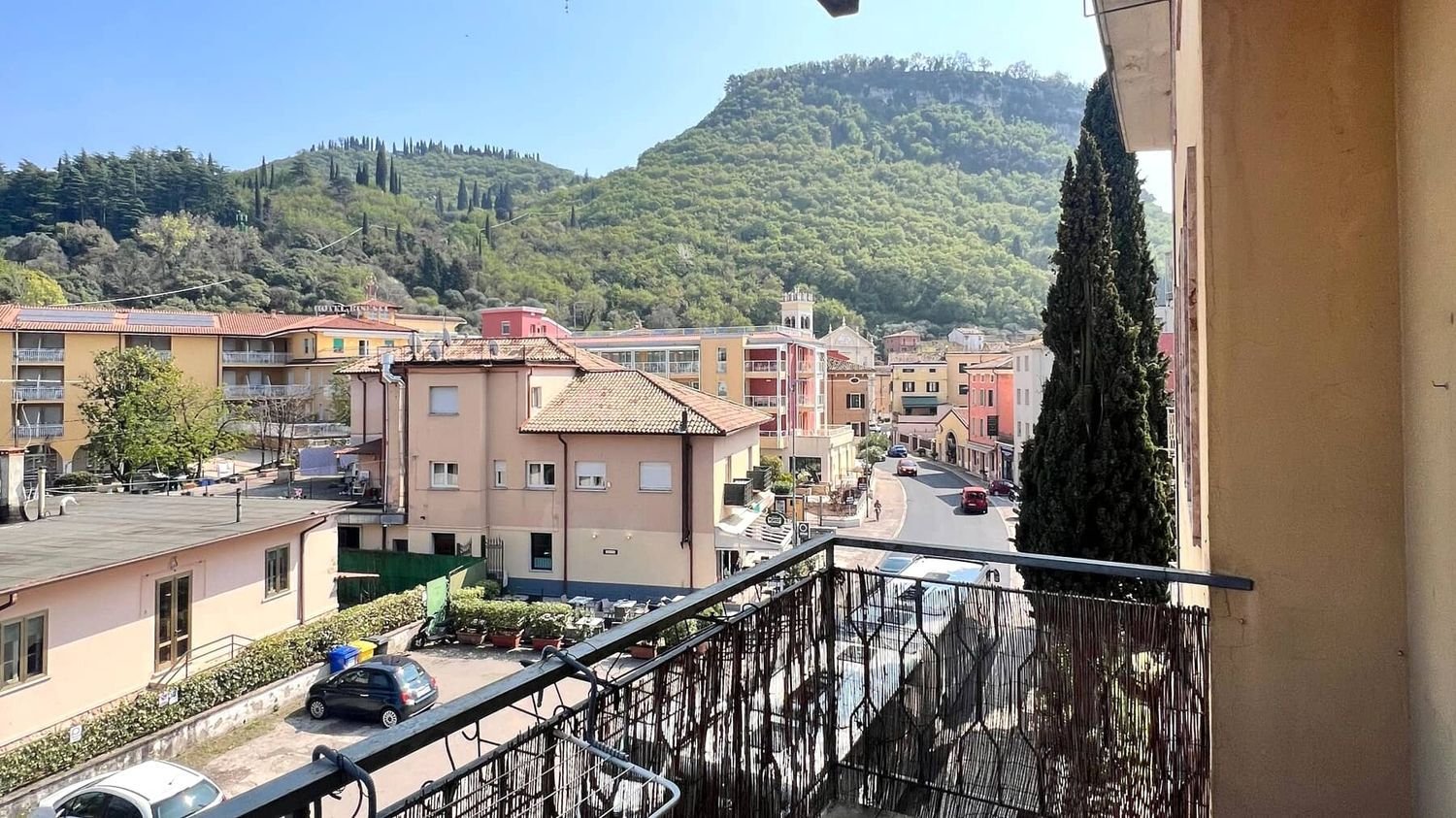 Apartamento de 3 habitaciónes en Garda, Italy No. 284750