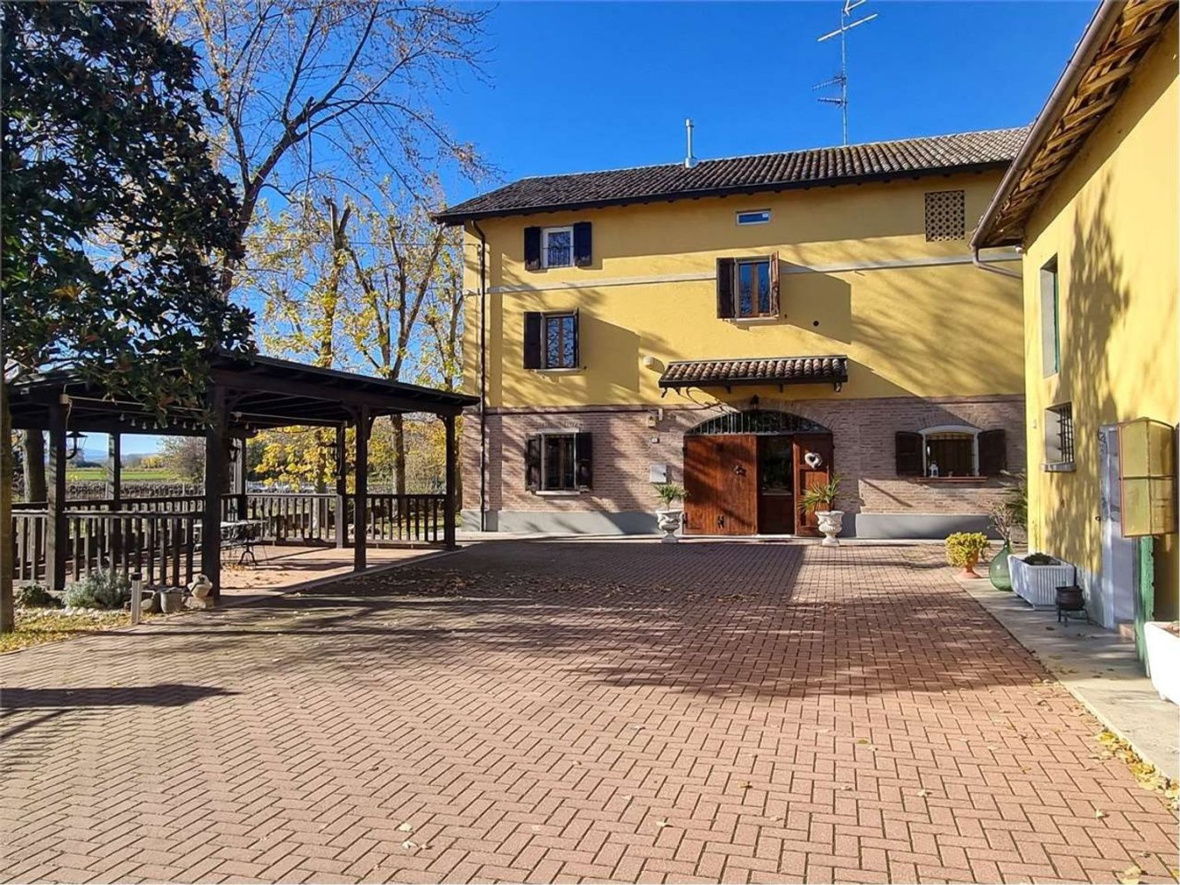 15 chambres Maison à Reggio Emilia, Italy No. 330211