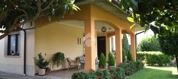 5 غرف نوم فيلا في Provaglio d'Iseo, Italy رقم 310264 2