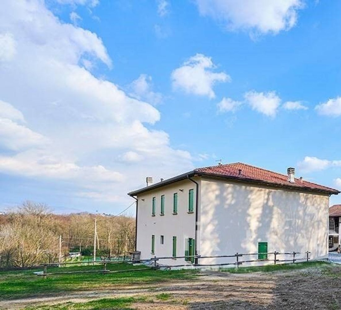 Casa de 13 divisões em Merone, Italy N.º 187213