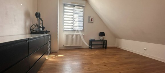 Casa de 3 dormitorios en Saint-Gervais-la-Foret, France No. 243950 7