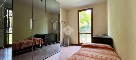 Квартира с 4 комнатами в Лекко, Италия № 122035 15