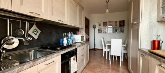 Квартира с 4 комнатами в Лекко, Италия № 122035 9