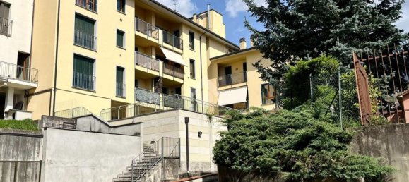 Квартира с 4 комнатами в Лекко, Италия № 122035 20