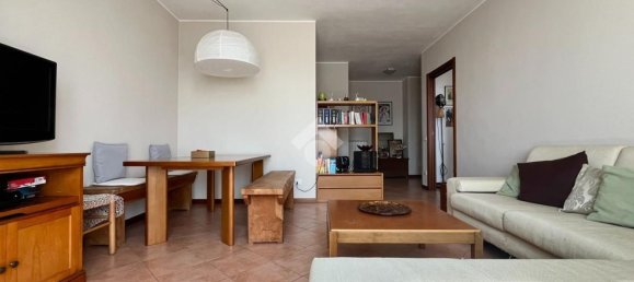 Квартира с 4 комнатами в Лекко, Италия № 122035 7