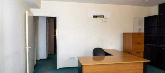 Коммерческая недвижимость 331м² в Никосия, Кипр № 2764 6