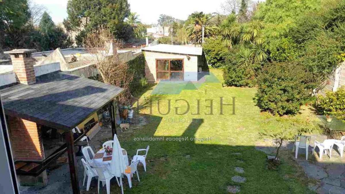 4 bedrooms House in Montevideo, Uruguay No. 7900