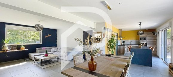 Дом с 3 спальнями в Утро, Франция № 323879 3