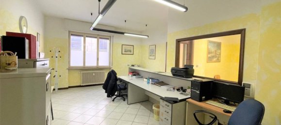 5 rooms Office in Novara, Italy No. 47099 6