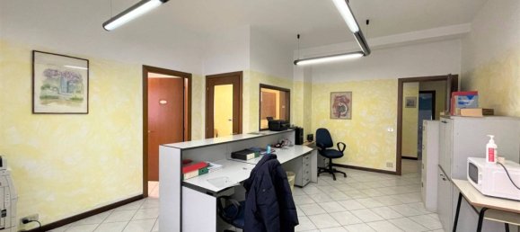5 rooms Office in Novara, Italy No. 47099 8